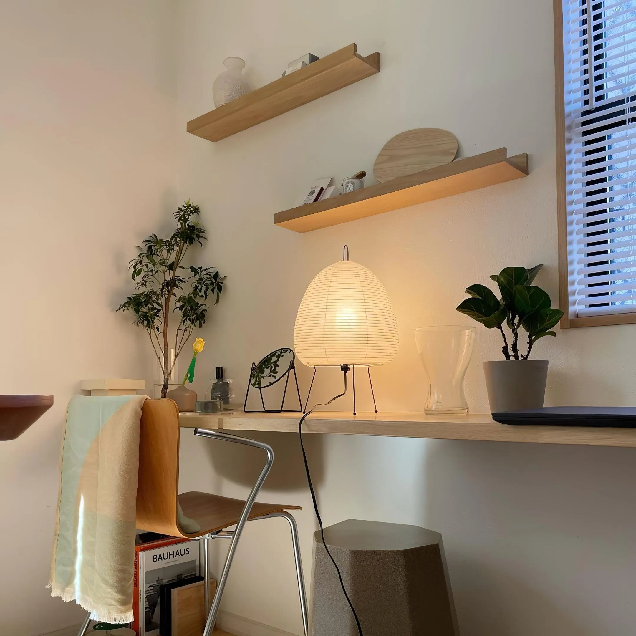 Akari 1A Table Lamp